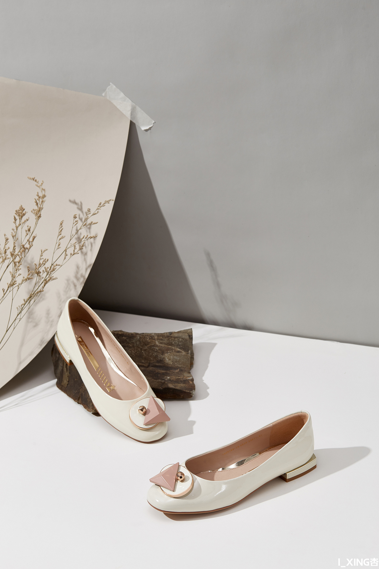 一组鞋子静物图