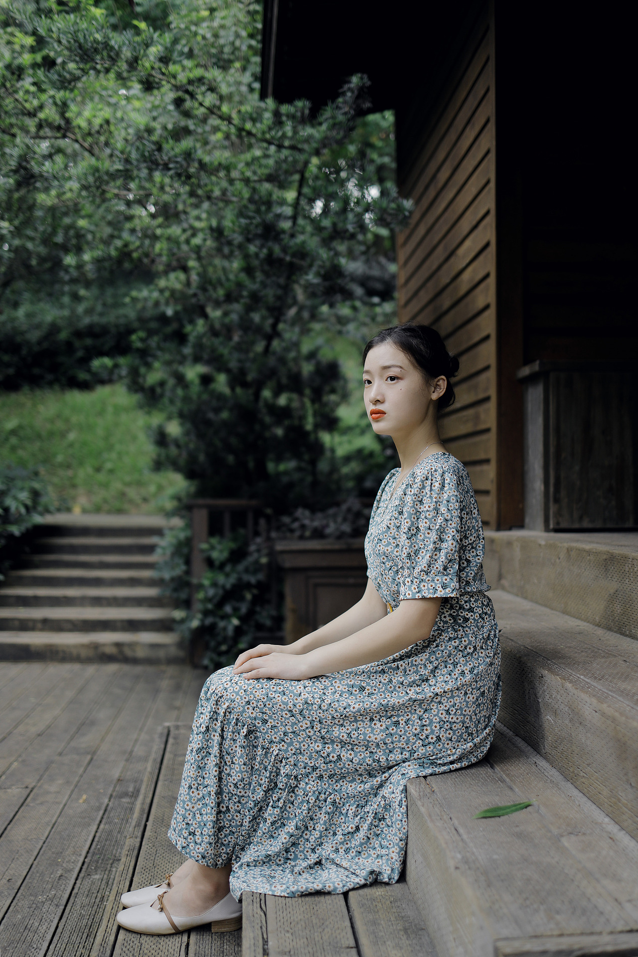 玉墨【EOS R+RF35 1.8】（图ZMjIwMzE4NTc2） - 人像摄影 - 站酷设计师良俊原创素材 - 站酷ZCOOL