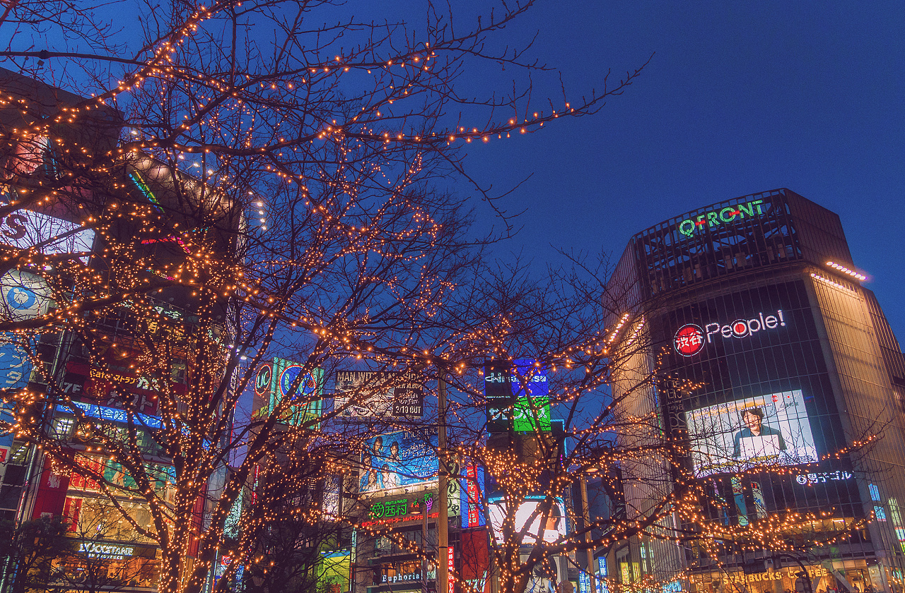tokyo,东京铁塔第一次眺望,感叹东京夜景叹为观止的美和震撼,提醒着