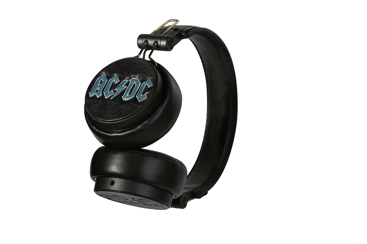 巫 Design For AC/DC 致敬乐队系列 音乐定制耳机（图ZMTIxNzU5ODky） - 电子产品 - 站酷设计师巫牌原创素材 - 站酷ZCOOL