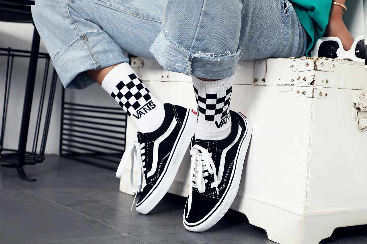 广州金也摄影公司-模特鞋子包包行李箱服装拍摄