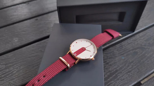 唐小生—校园纪念表—实物