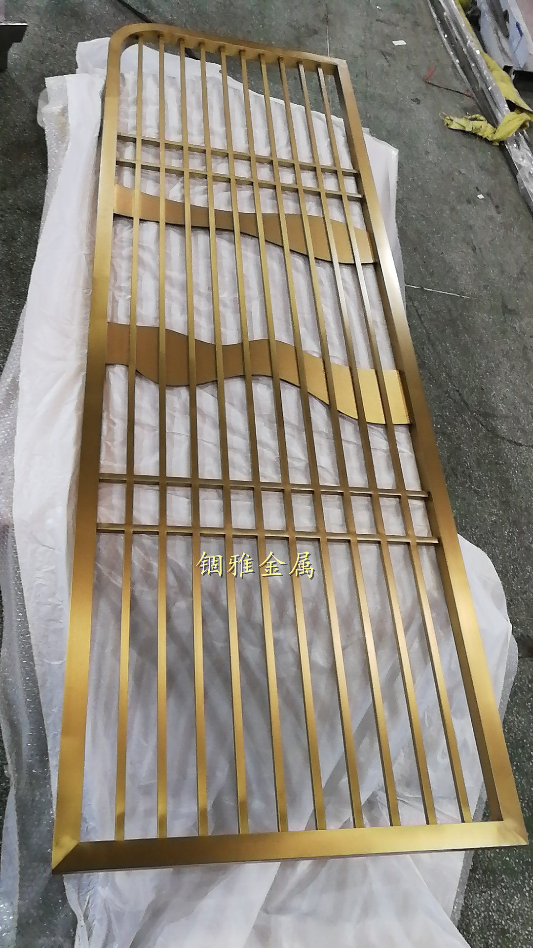 新兴轻奢欧式K金不锈钢屏风隔断