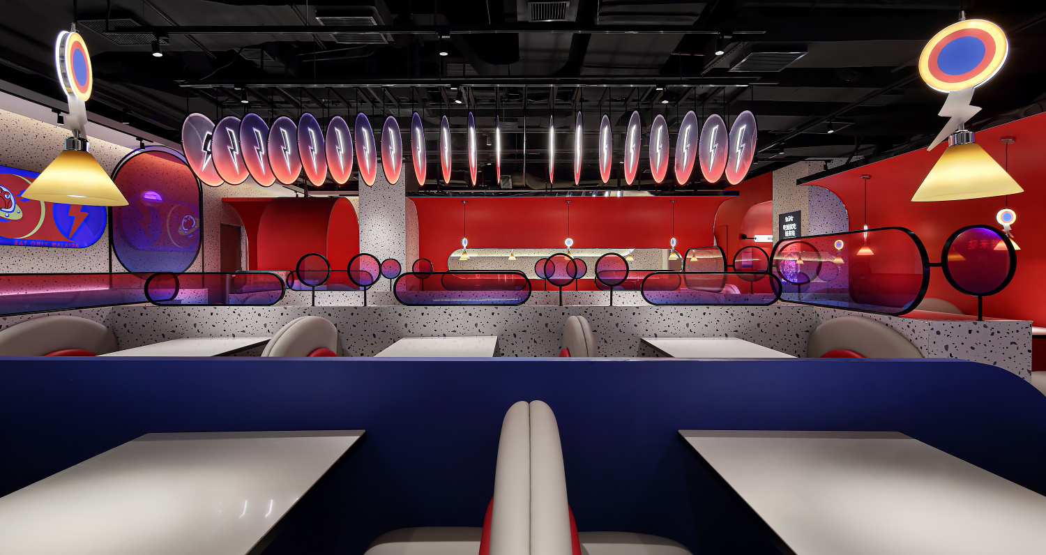 蛙来哒餐厅设计红与蓝的碰撞餐厅秒变情绪空间