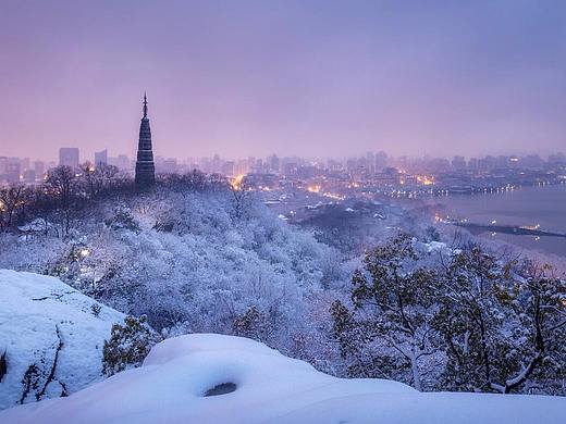 杭州宝石山雪景