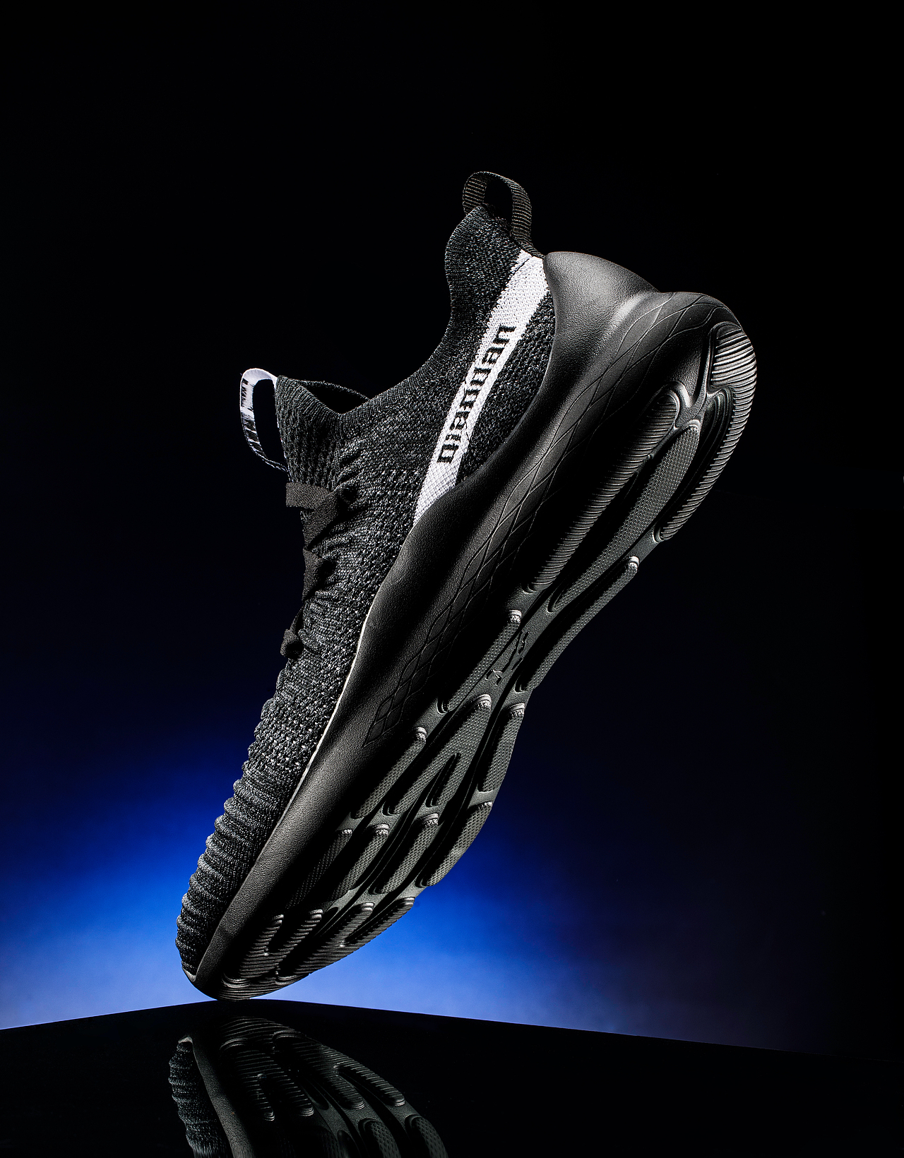 运动鞋主KV（图ZMTEwNDMzODIw） - 产品摄影 - 站酷设计师xiangjinhuang原创素材 - 站酷ZCOOL