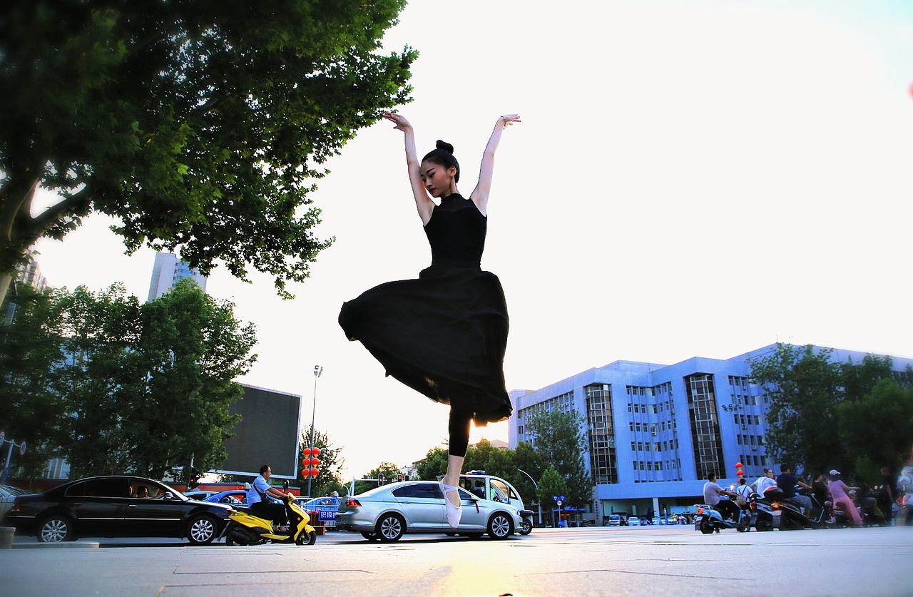 舞者在哪,哪是舞台。