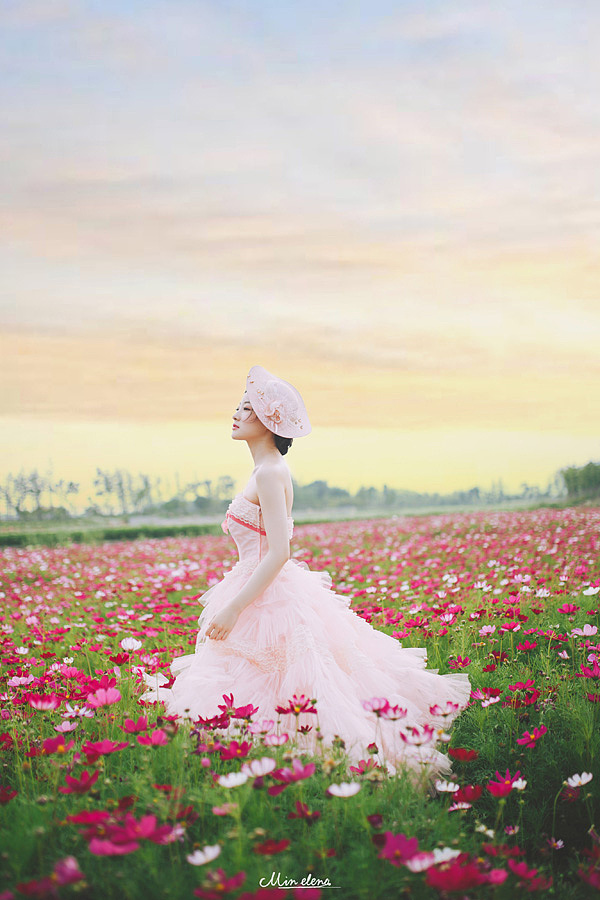 挽起彩虹的衣裳，追寻花朵的天堂（图ZODc0MzU1MDA=） - 人像摄影 - 站酷设计师敏elena原创素材 - 站酷ZCOOL