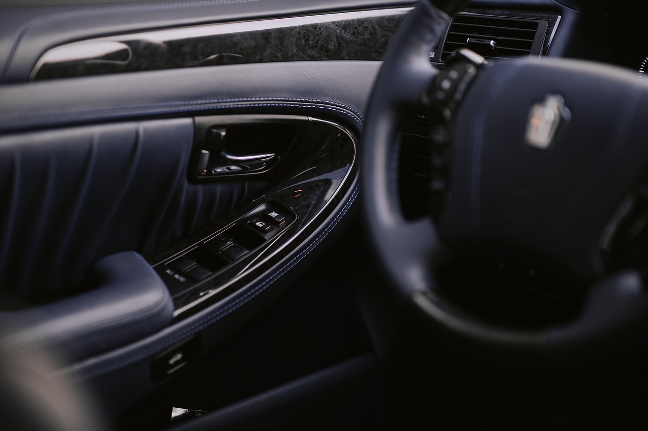 《褪去-12代丰田皇冠》_想·享摄影（图ZMjU3NDg1MzQ4） - 其他摄影 - 站酷设计师Image想原创素材 - 站酷ZCOOL