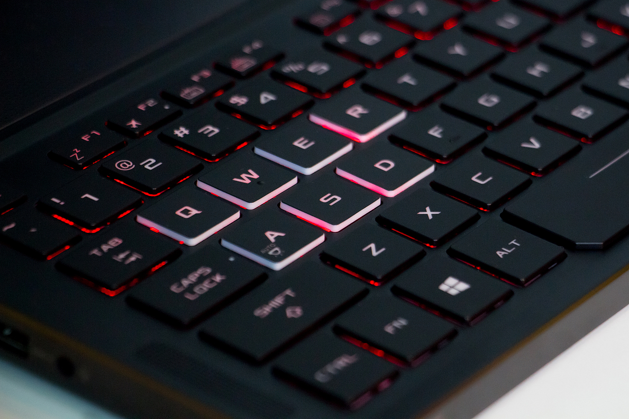 华硕笔记本细节拍摄（图ZMTIzMzY0OTU2） - 产品摄影 - 站酷设计师JasonZhu原创素材 - 站酷ZCOOL