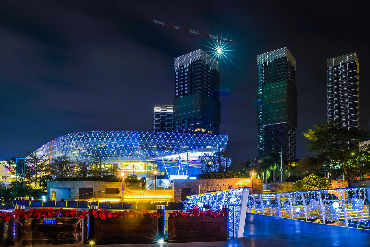 运气正好一路上被龙华的建筑群吸引着去深圳龙华采访麦果公司经销商