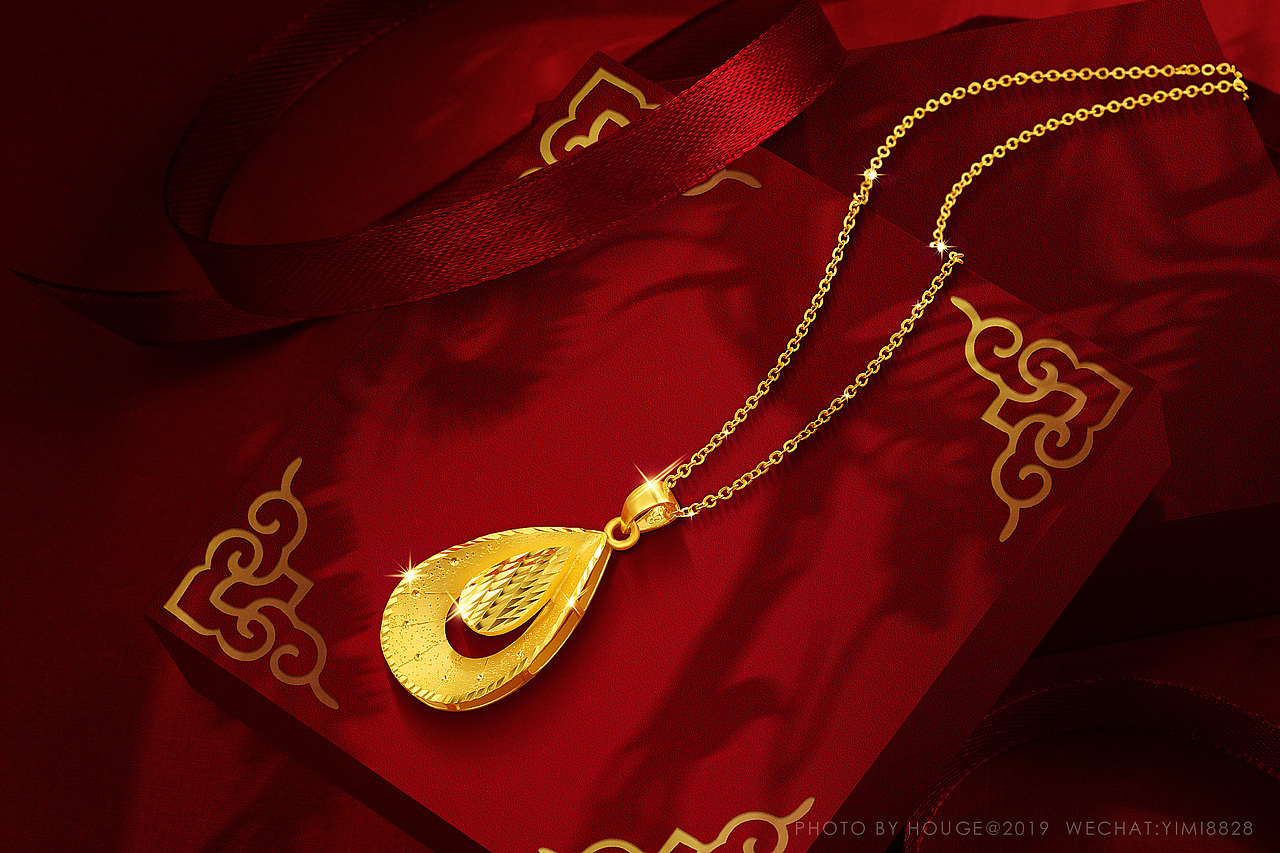 凤尾黄金吊坠