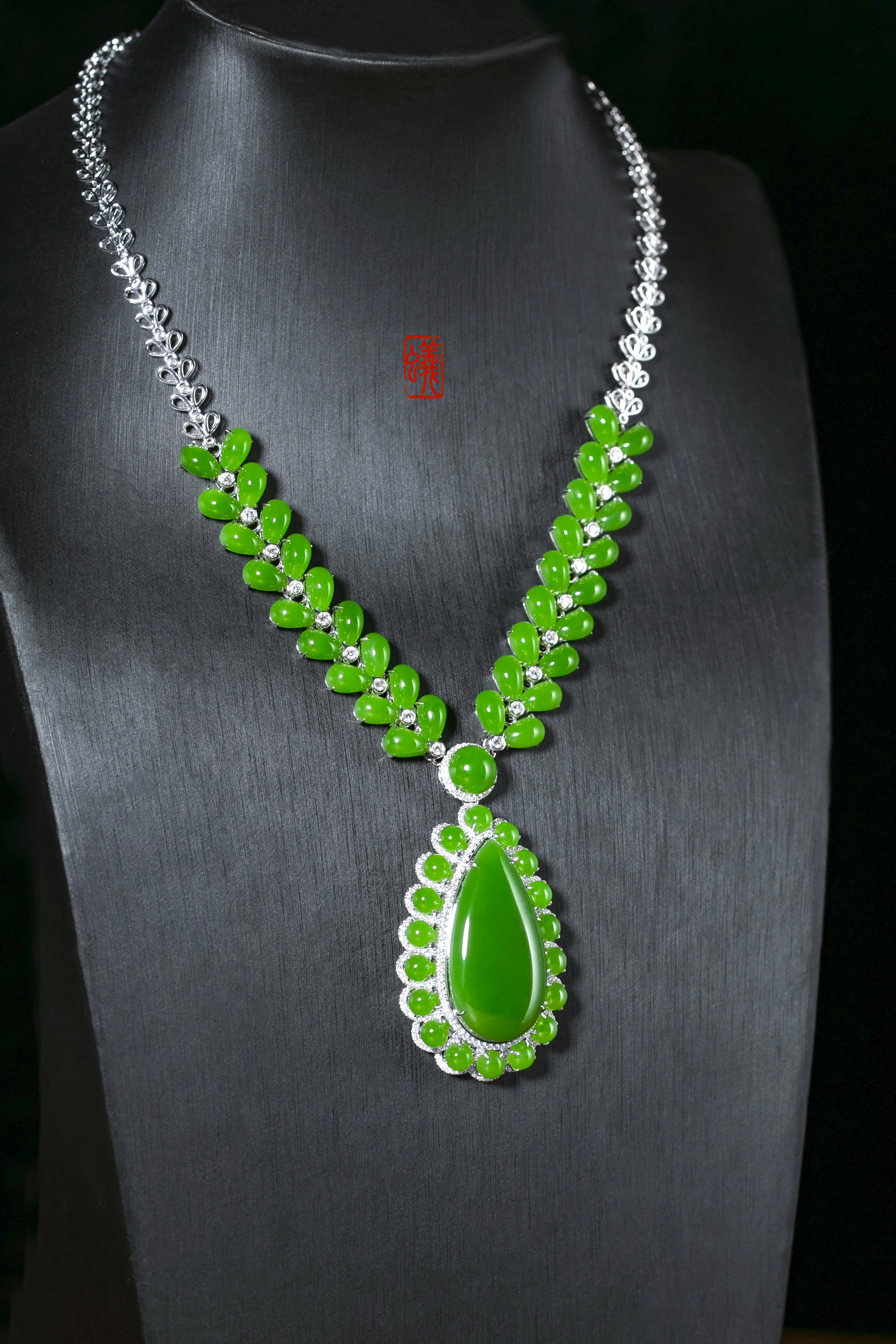 【蚂蚁原创设计】18k金镶嵌翡翠蛋面晚装链|手工艺|首饰|蚂蚁创意珠宝