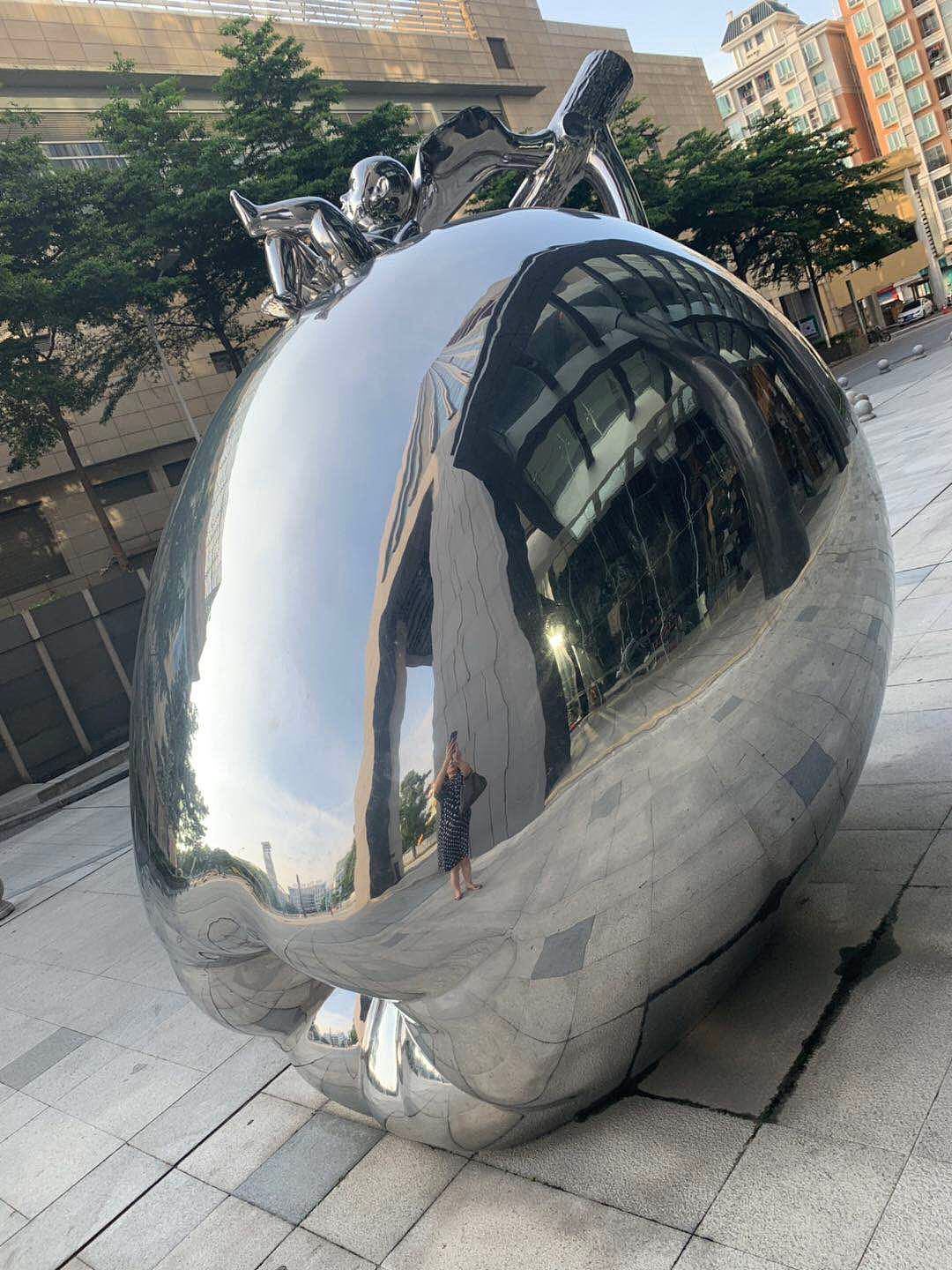 园林景观售楼处不锈钢锻造仿生水果雕塑