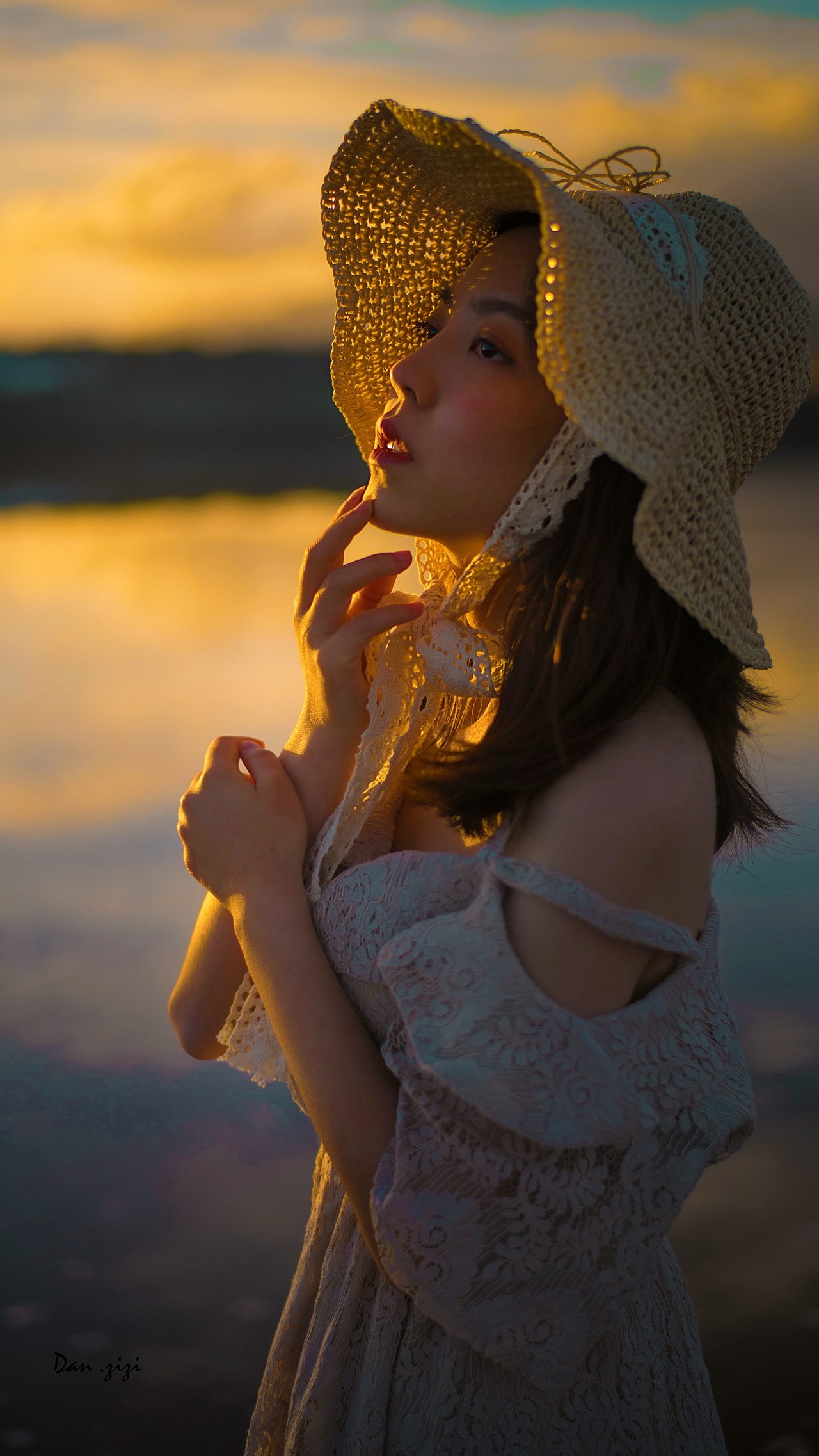 湖畔和你 | 青海旅拍（图ZMTIxNjM3MDU2） - 人像摄影 - 站酷设计师DAN籽籽原创素材 - 站酷ZCOOL