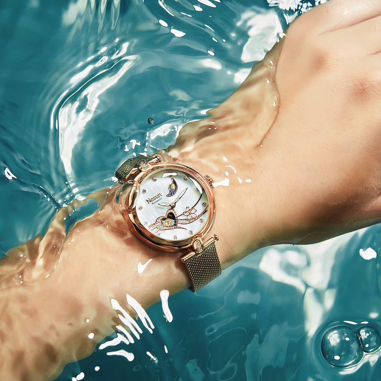 手表摄影/NESUN尼尚机械表心型镂空防水夜光镶钻女表