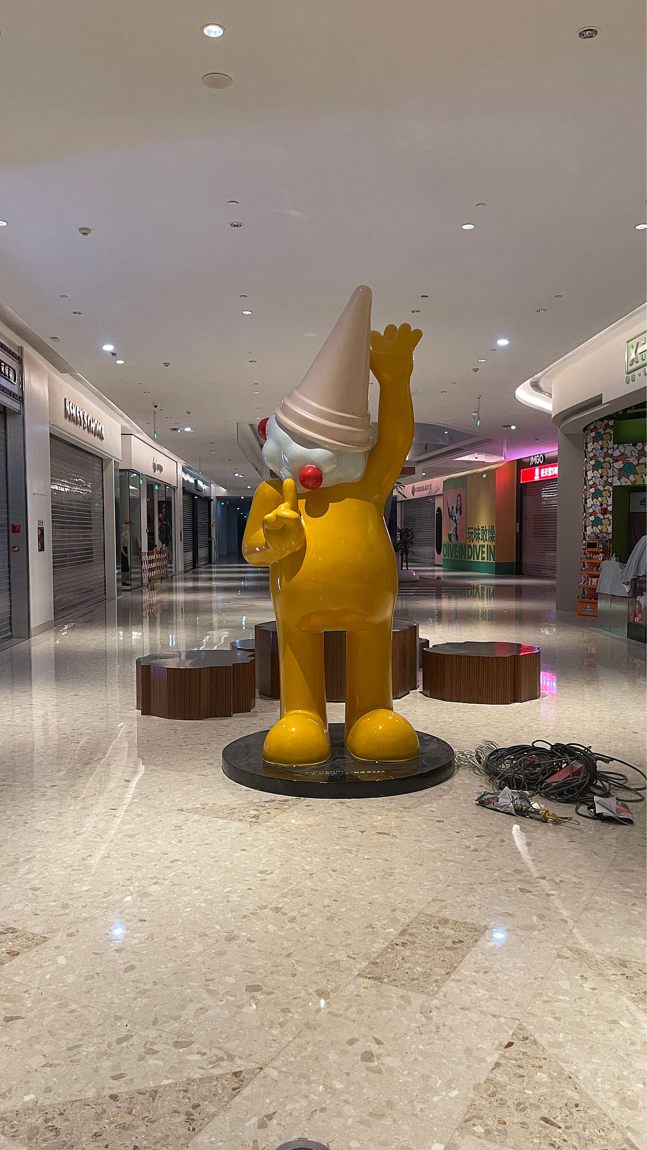 武汉-天地-吉祥物-安装-制作-过程-展示（图ZMzQ3MjQ1NjMy） - 雕塑 - 站酷设计师德森雕塑标识景观原创素材 - 站酷ZCOOL