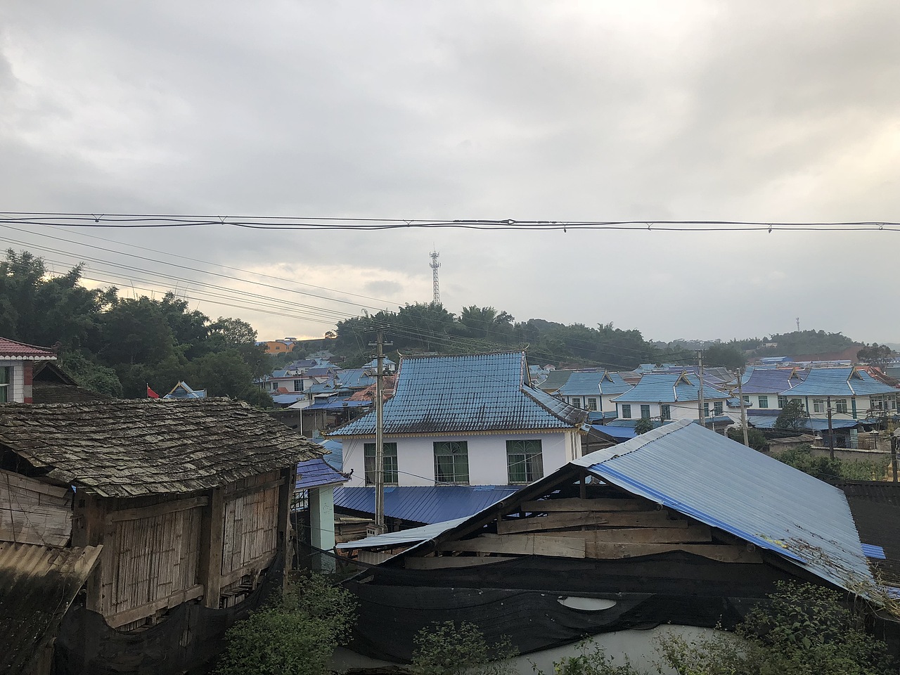 西双版纳📱游客照（图ZMTY1ODMxNzQw） - 人文/纪实摄影 - 站酷设计师1二叁拾原创素材 - 站酷ZCOOL