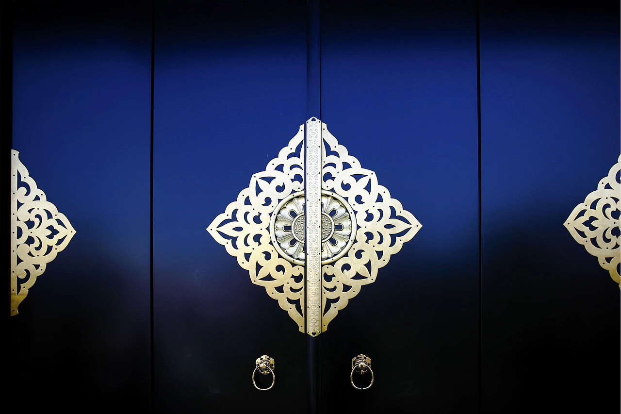 一生总要感受一次樱花时节的霓虹