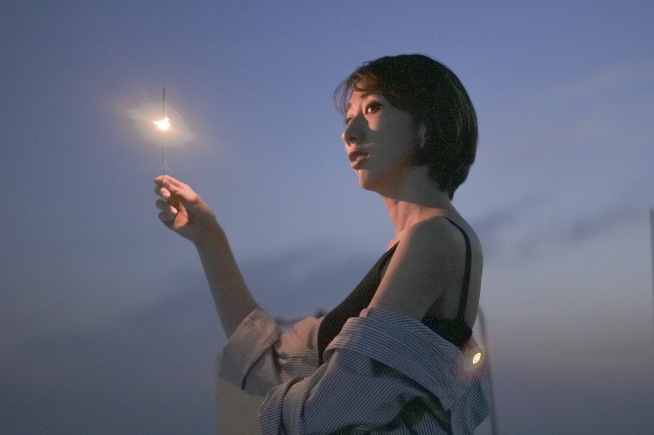 人像摄影|到屋顶找另一个梦境（图ZMTQ3ODUyOTQ4） - 人像摄影 - 站酷设计师小泽MARRY原创素材 - 站酷ZCOOL