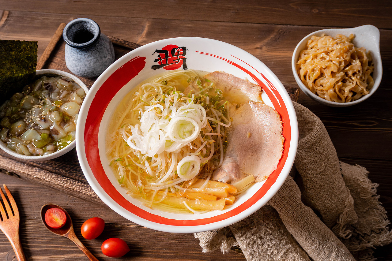 丑男 - 日式拉面