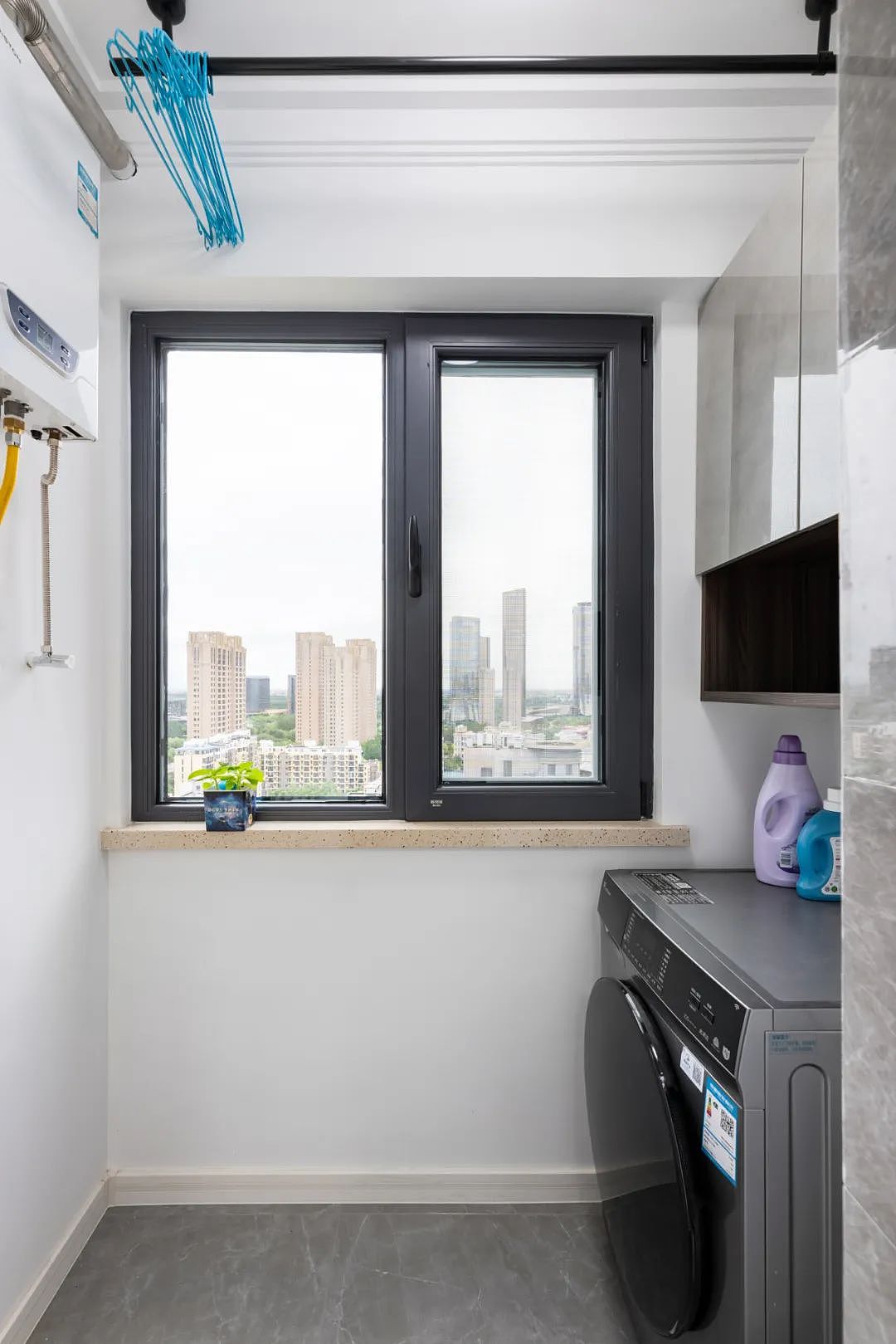 60㎡极简一人居,如何住得更舒服