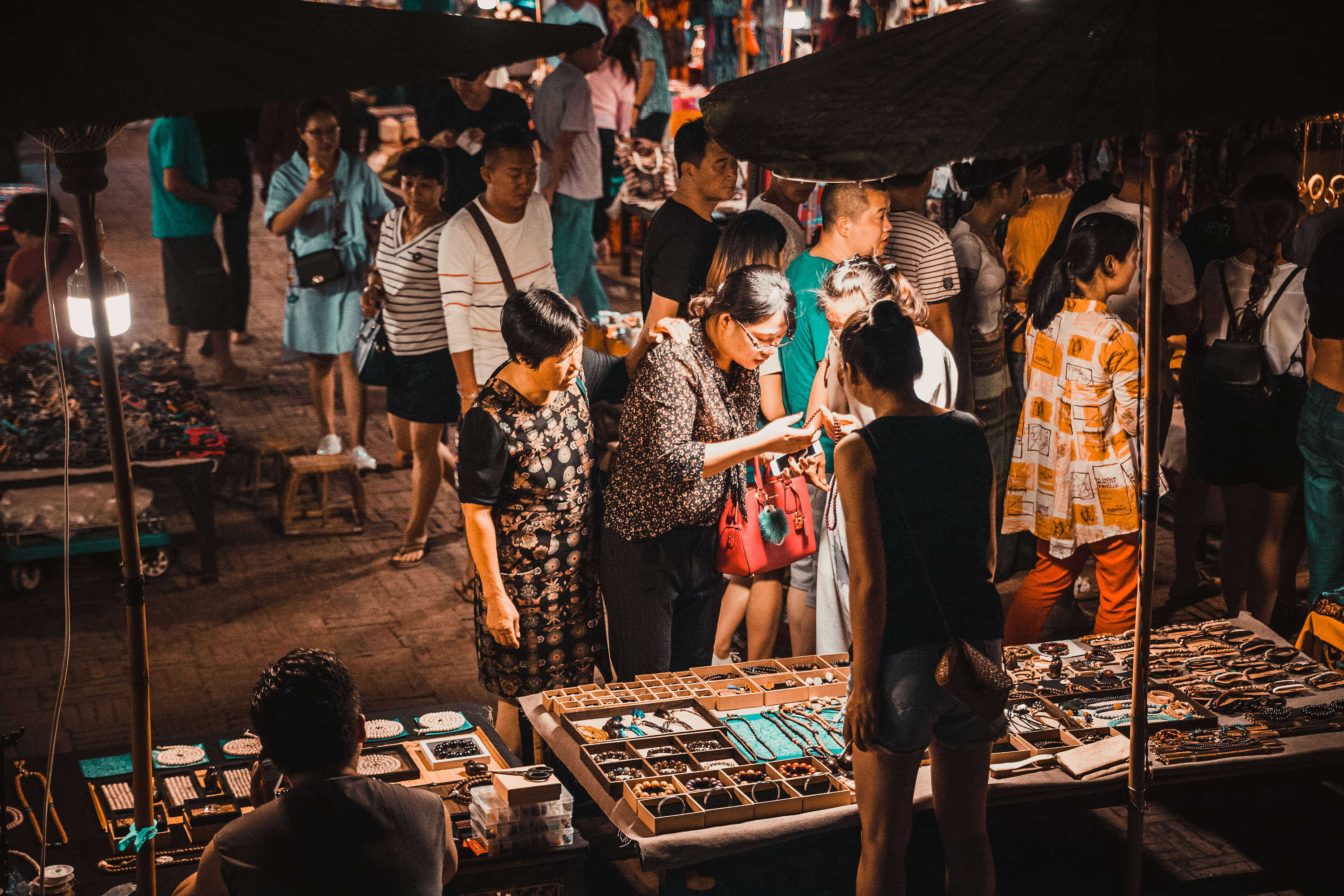 西双版纳的夜市街