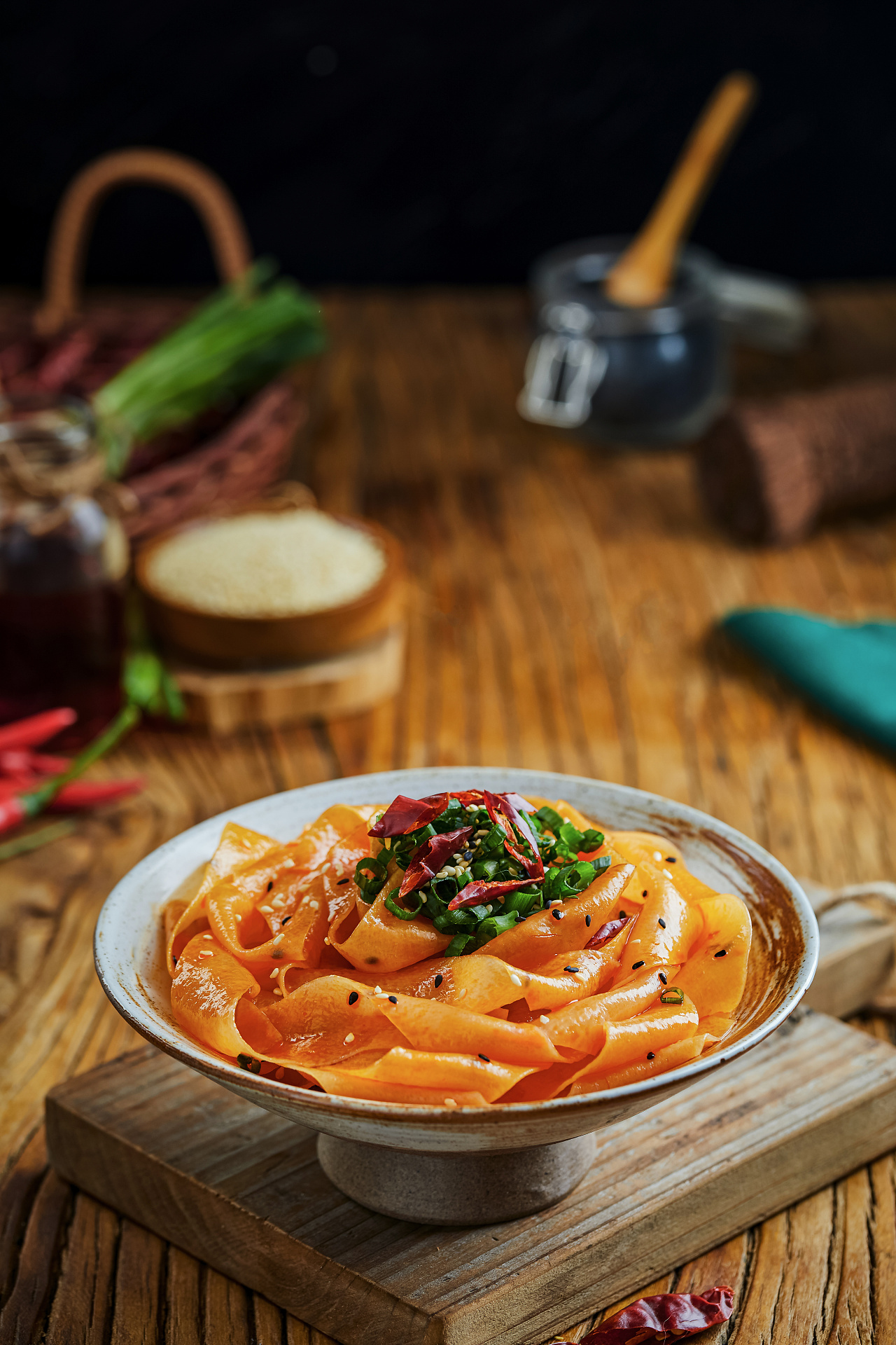 自热米饭,红油凉皮 —— 素食拍摄