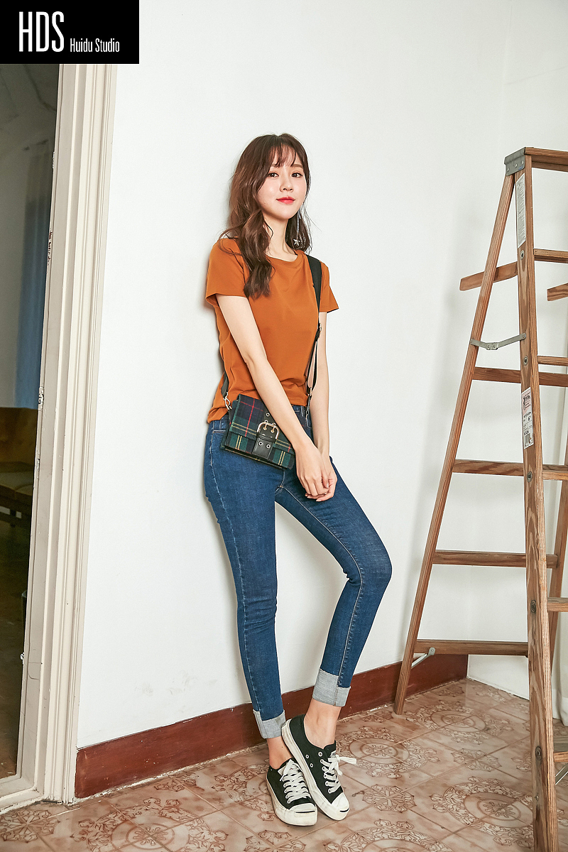 韩国模特韩风女装T恤拍摄