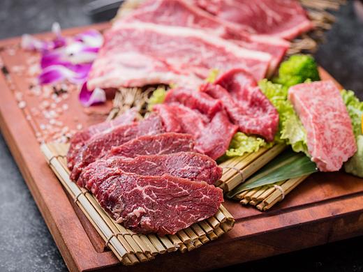 吉楽丸烧肉·深夜酒馆生牛肉拍摄