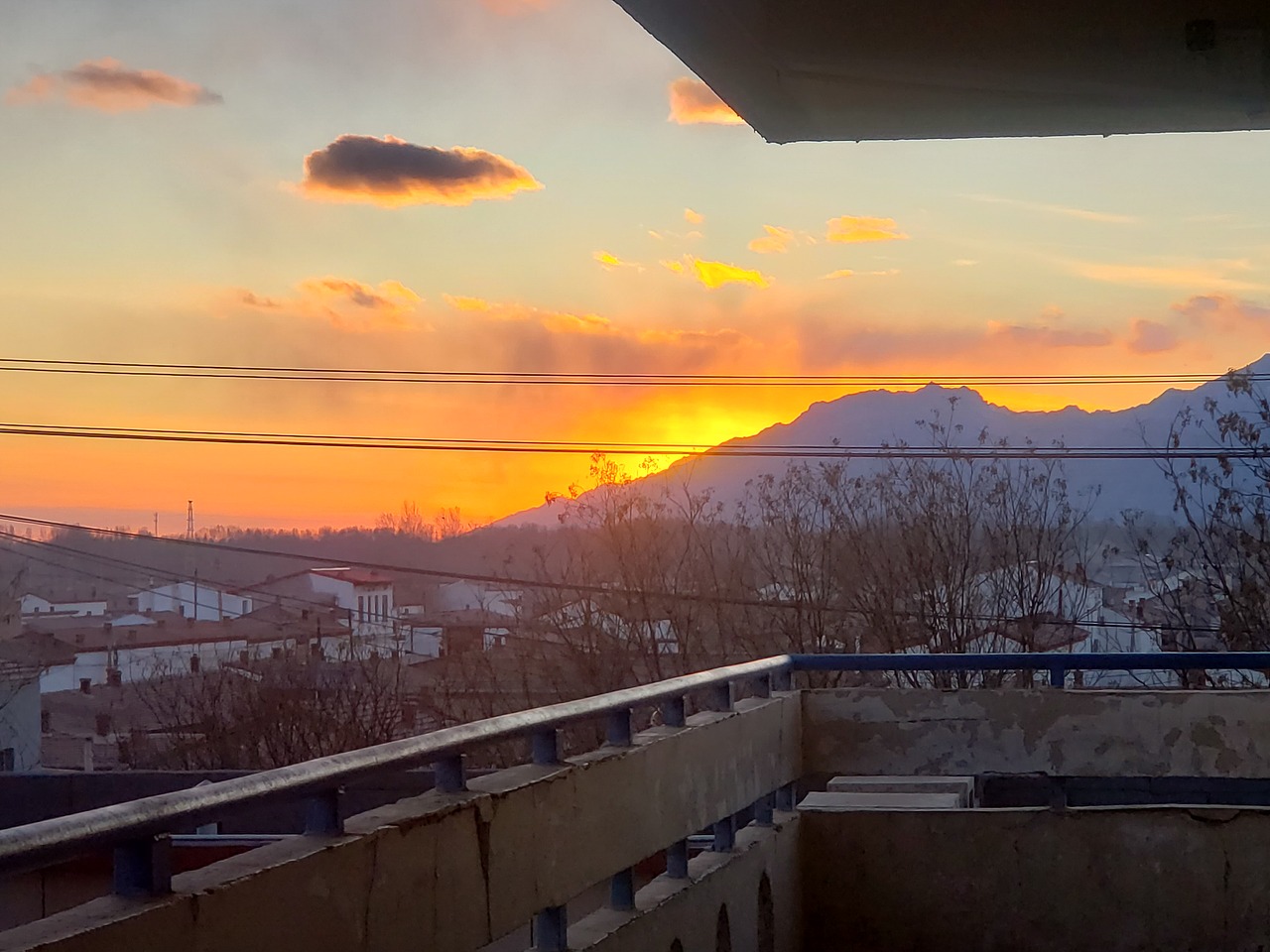 夕阳与天空的邂逅（图ZMjk3MzQwNjU2） - 风光摄影 - 站酷设计师00凱00原创素材 - 站酷ZCOOL