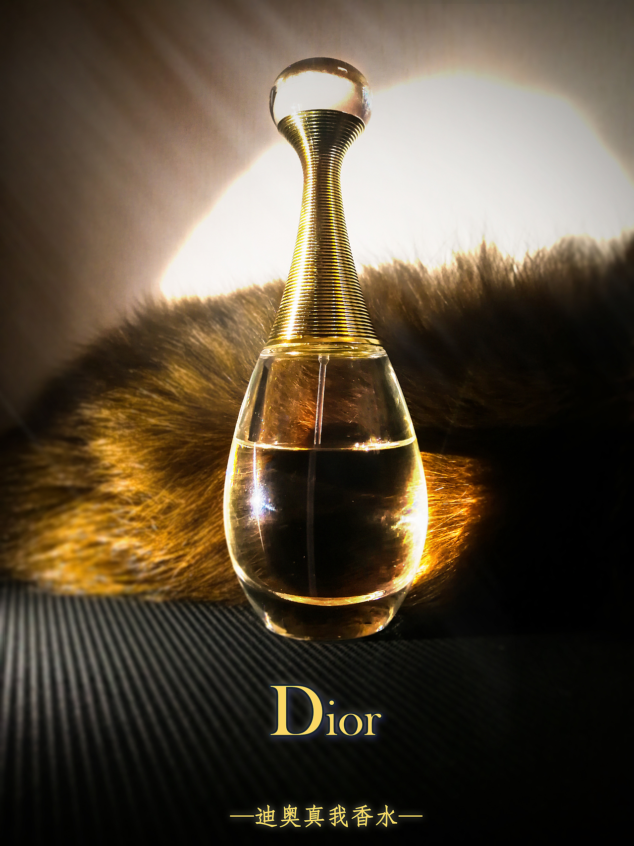 能表现品牌的宗旨,展现此轻奢产品的中心思想.