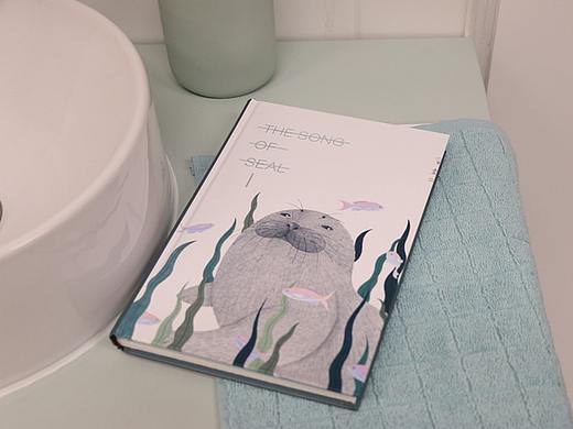 《海豹之歌》（個人主頁-ZMzA2MjkxMjg=） - 書籍/畫冊 - 站酷設(shè)計師扶柚文創(chuàng)FORYOU原創(chuàng)素材 - 站酷ZCOOL