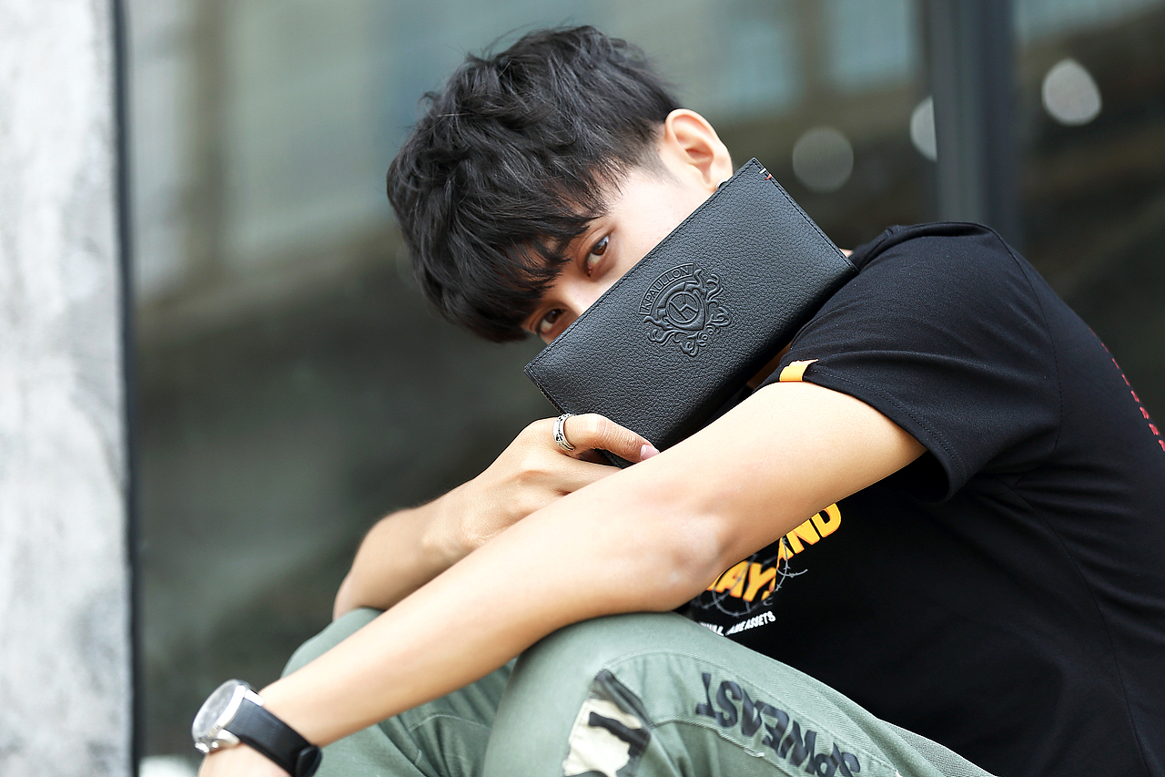 广州模特包包拍摄、外景服装拍摄、潮牌男装拍摄、视频