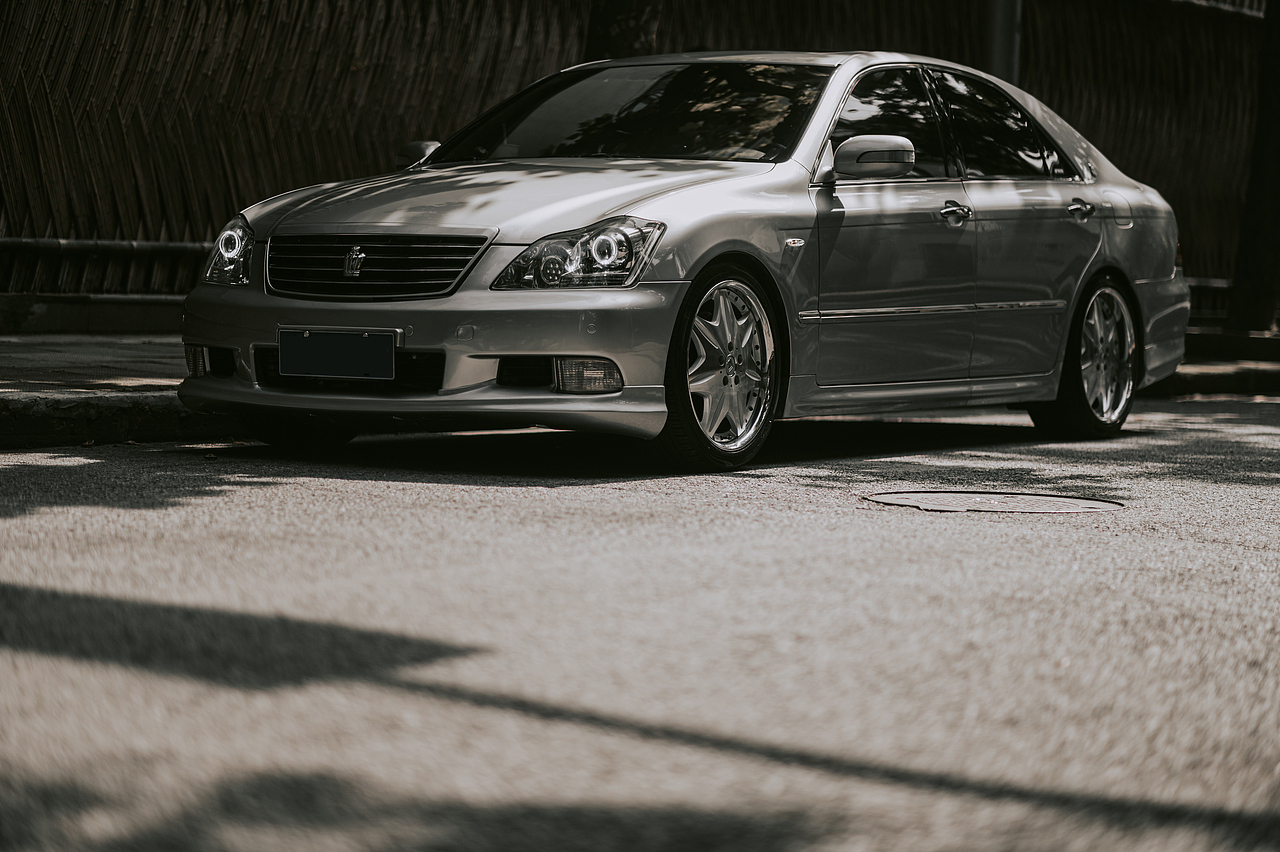 《褪去-12代丰田皇冠》_想·享摄影（图ZMjU3NDg1NDA0） - 其他摄影 - 站酷设计师Image想原创素材 - 站酷ZCOOL