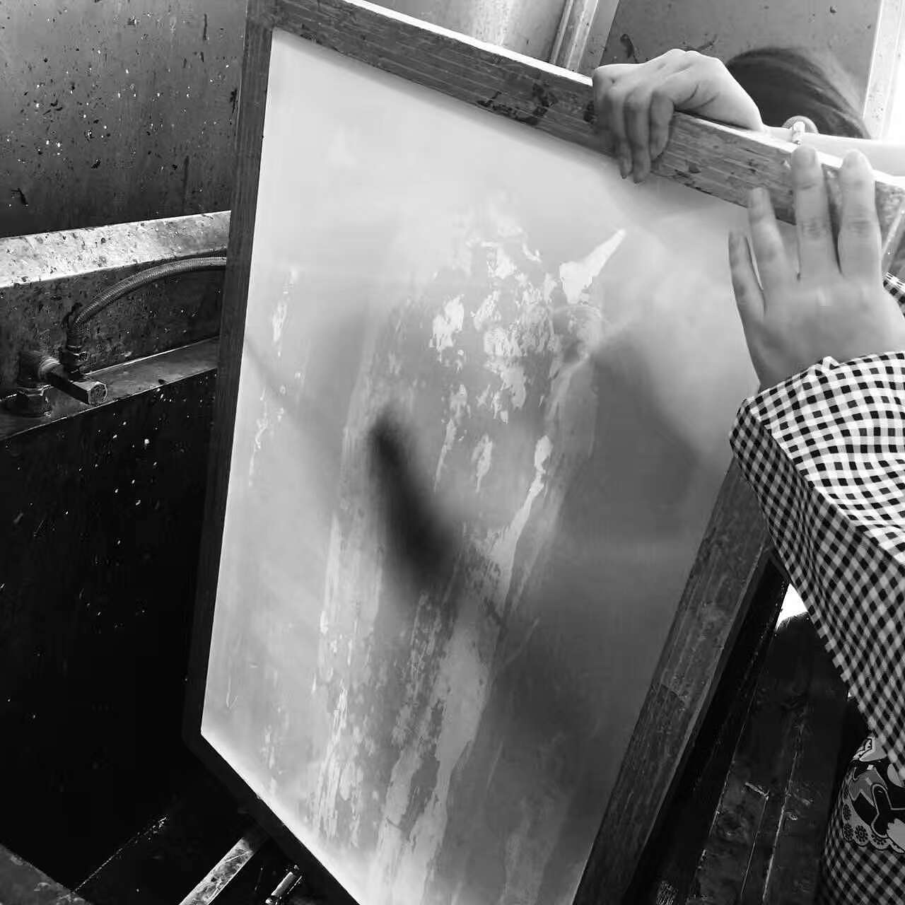 清洗丝网。
烘干