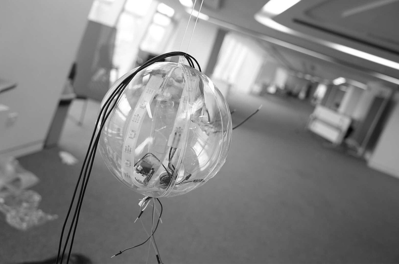 交互装置艺术:再生星球