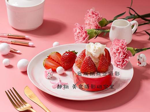 草莓和草莓蛋糕  你期待的夏日