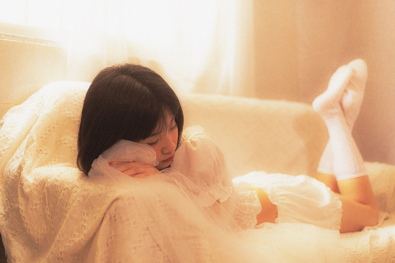 在阳光灿烂的日子里活成诗（图ZMjQ1NTM1MzI4） - 人像摄影 - 站酷设计师川枫铃木原创素材 - 站酷ZCOOL