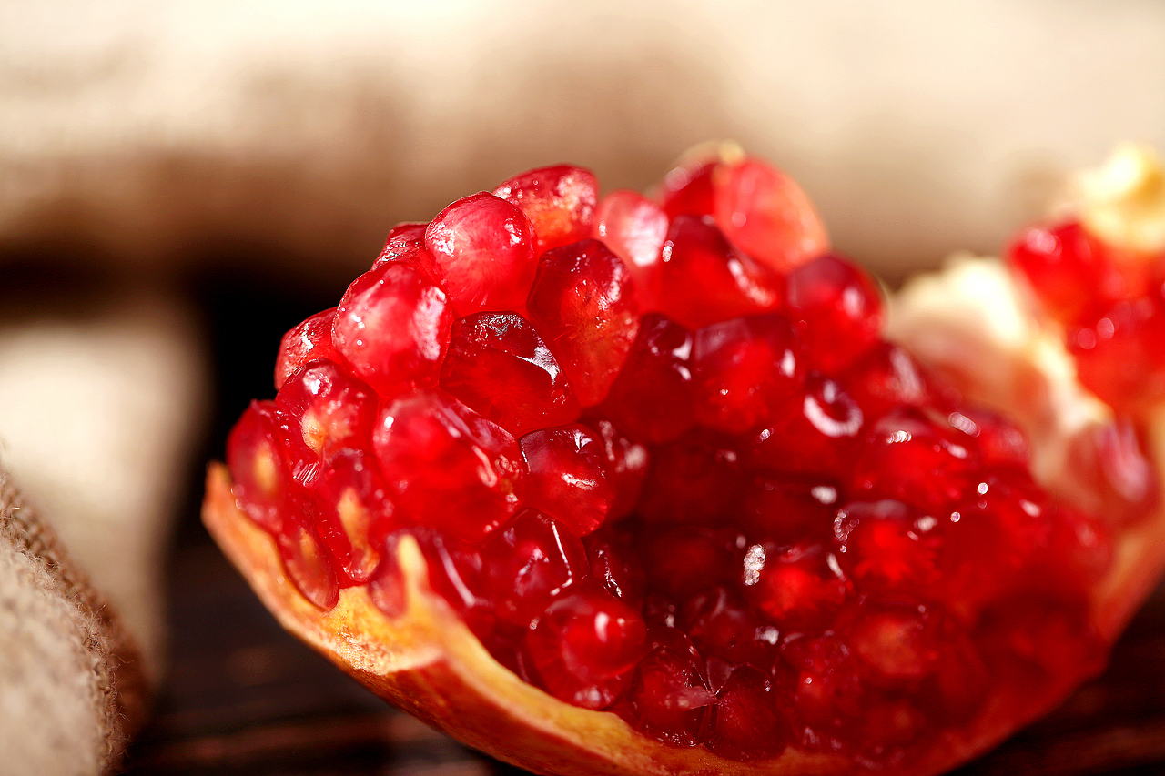 河阴软籽石榴静物拍摄（图ZMTg4MDQxNzY4） - 产品摄影 - 站酷设计师侯存林原创素材 - 站酷ZCOOL