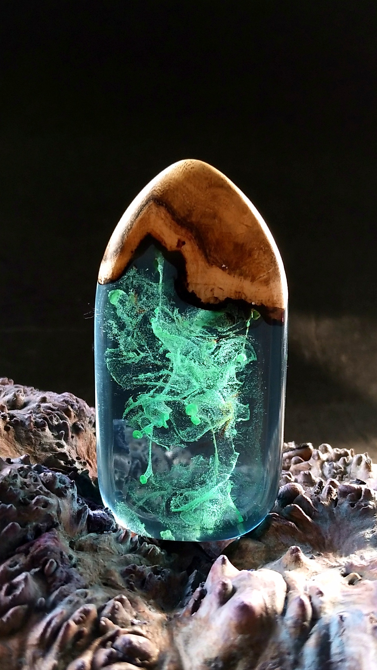 树脂与木头的完美结合绿幽灵系列挂件