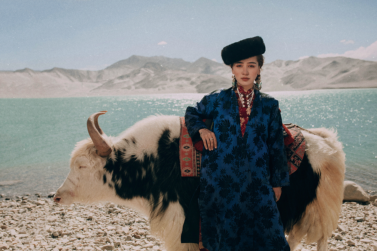 「Bayawan 戈壁」（图ZMjQyMTYxMjEy） - 人像摄影 - 站酷设计师小麦skin原创素材 - 站酷ZCOOL