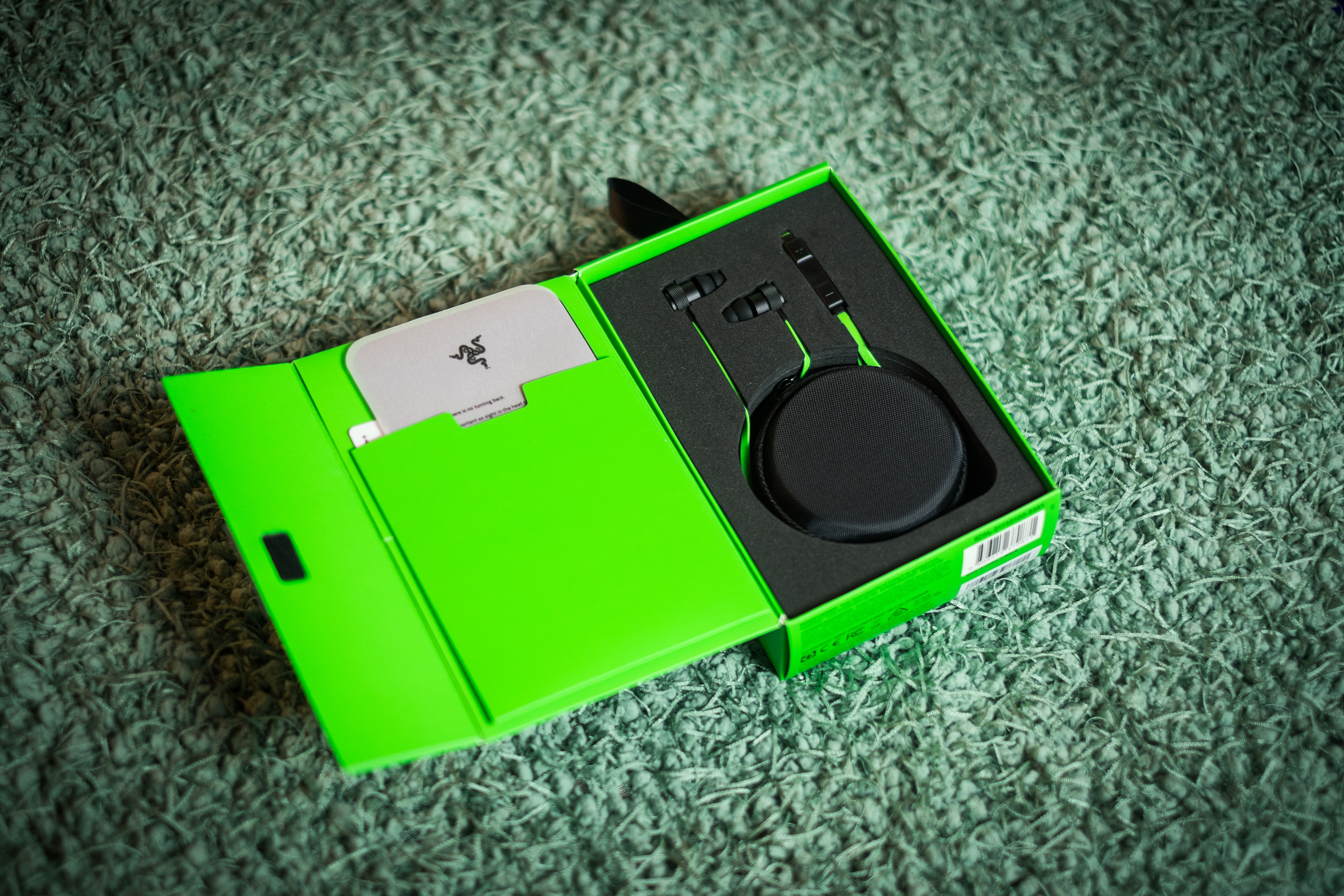 【雷蛇—战锤狂鲨v2】开箱