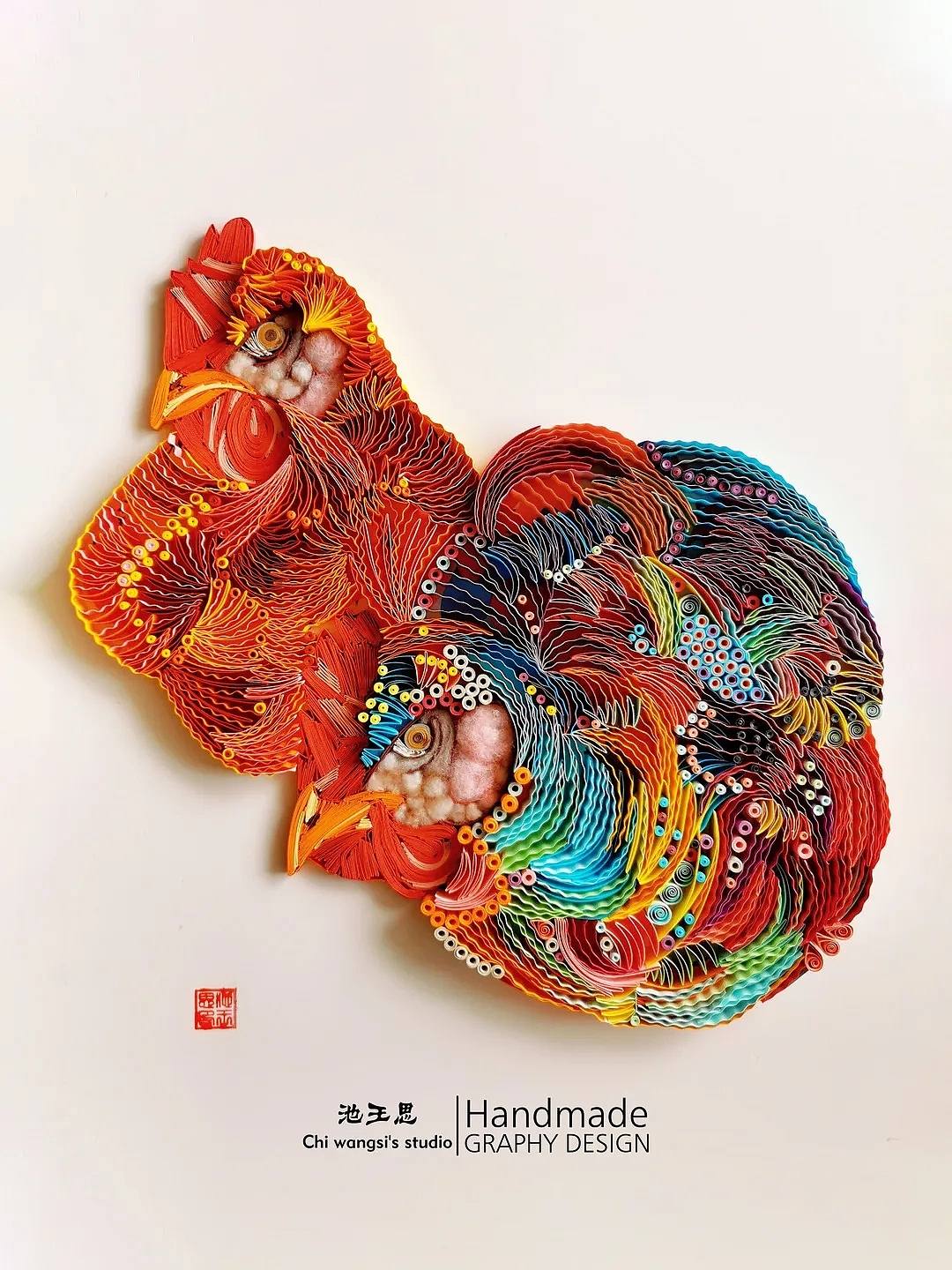 《双式花鸡》，将衍纸和棉花做了一个新的尝试。同时在色彩上的运用和把握更精进了一点。