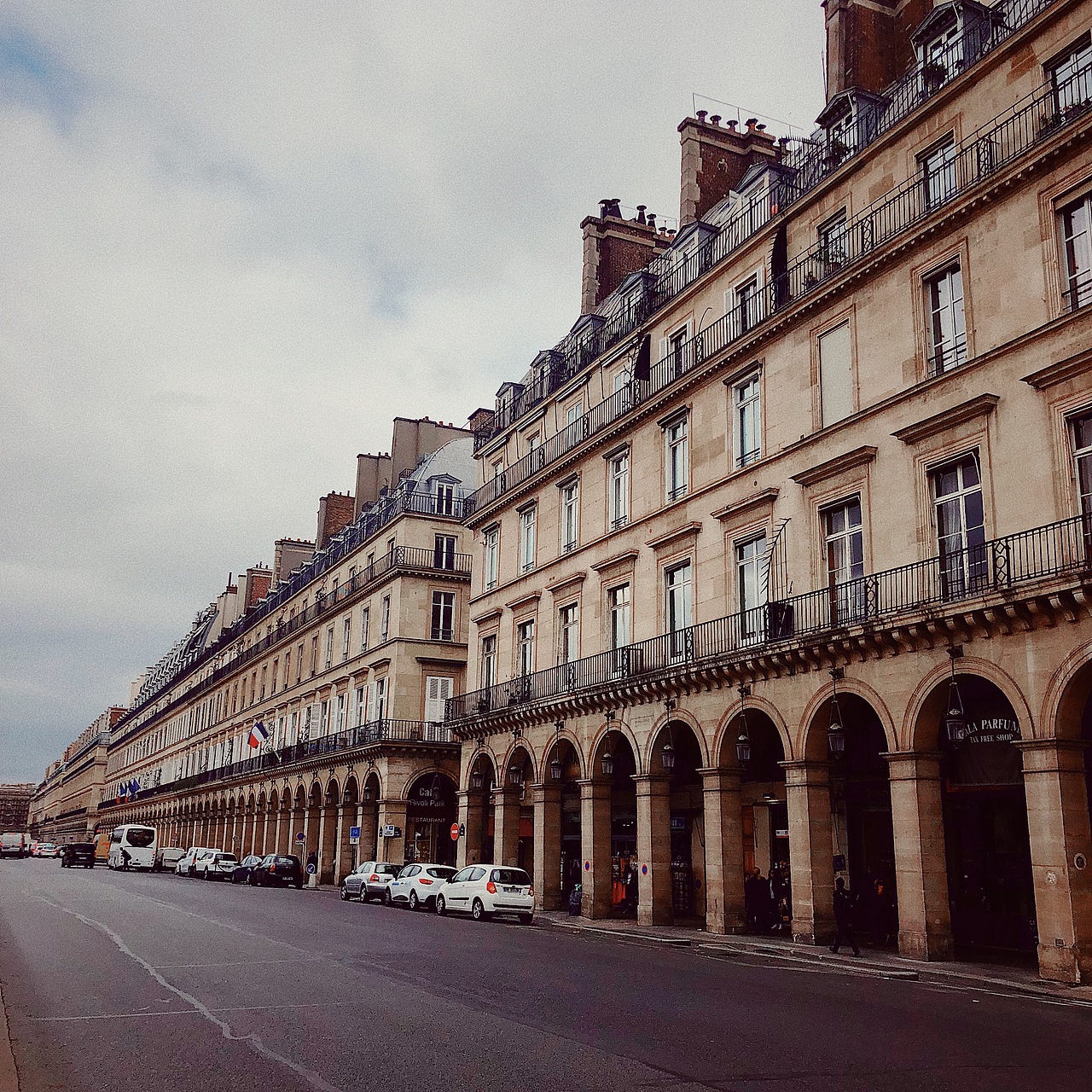 摄影 - 法国行 🇫🇷 / 展会 / 展馆 / 人文 / 法国（图ZMTg0NTIzMjMy） - 人文/纪实摄影 - 站酷设计师MrMaxlee原创素材 - 站酷ZCOOL