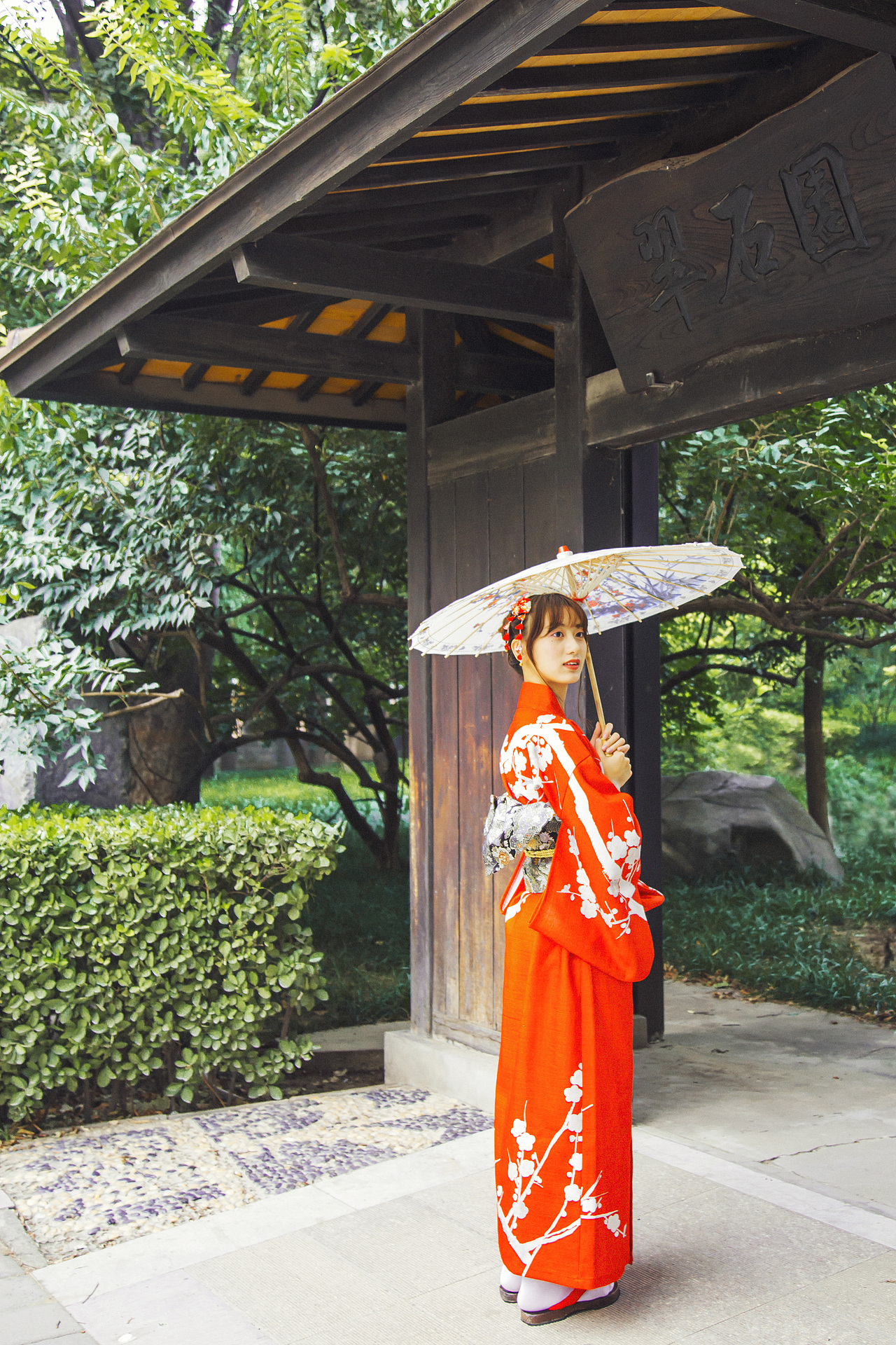 见过的人越多,就越想见你……