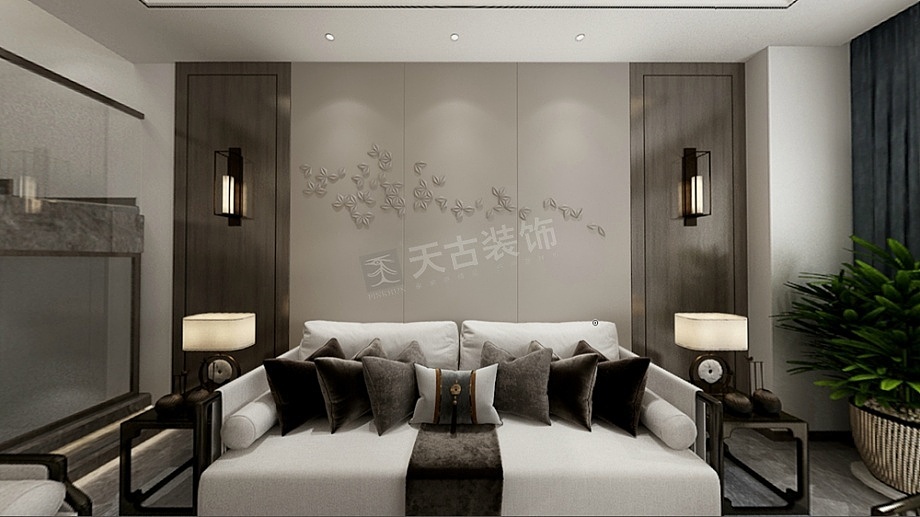 整个装修设计多采用透明的隔断和栅栏做装饰,这在新中式装修设计中非常常见,可以隔断空间,也能够让整个空间看起来更加通透。
整体设计中西结合,以淡雅的水和绿植为辅佐元素,搭配高级质感材质渲染大气和淡然感。空间注重功能的同时强调色彩、材质、尺寸、细节及饰品等给人的感观体验,打造出远离尘世喧嚣,质朴无瑕,返璞归真的高品质家居空间。