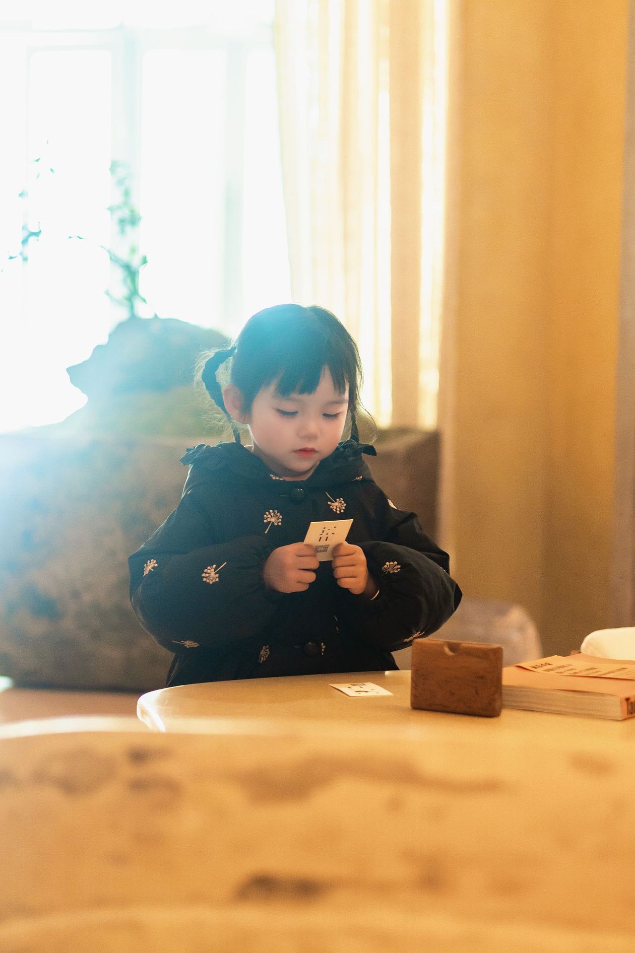 书香时刻（图ZMzUzMTgxNzIw） - 人像摄影 - 站酷设计师温雯尔雅_原创素材 - 站酷ZCOOL