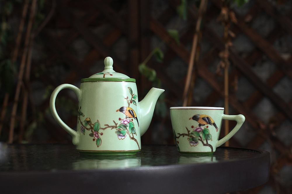 陶瓷茶壶静物图片