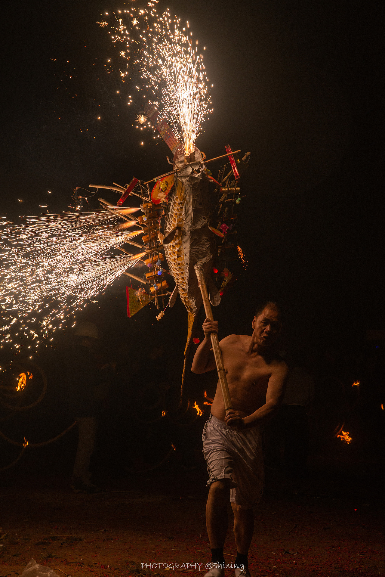 埔寨元宵烧火龙
